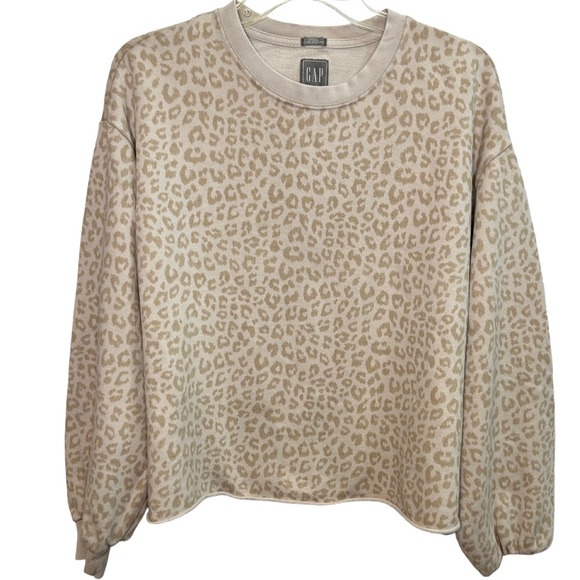 GAP Tops - GAP leopard print oversized crop sweatshirt, size small
